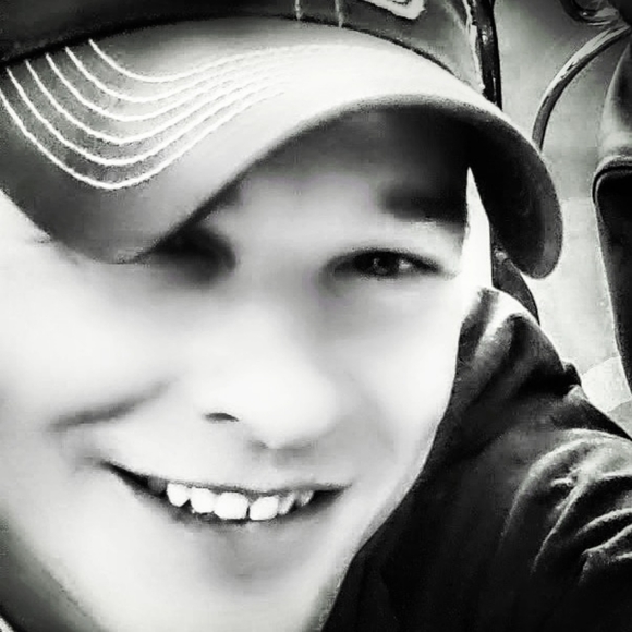 Meet your Posher, Cole - Picture 7 of 10